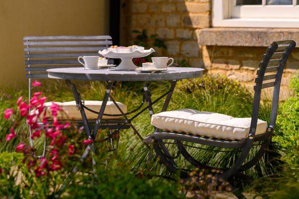 Darsham Etched Bistro Table Type A Chairs Content Panel 2